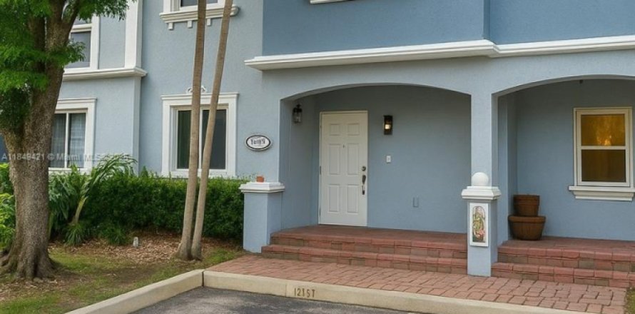 Touwnhouse à North Miami, Floride 3 chambres, 138.15 m2 № 1851997