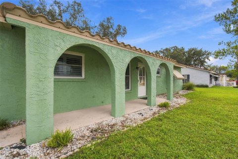 Villa ou maison à vendre à Zephyrhills, Floride: 2 chambres, 109.25 m2 № 2406233 - photo 8