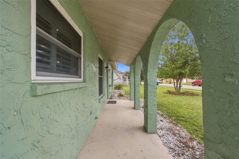 Villa ou maison à vendre à Zephyrhills, Floride: 2 chambres, 109.25 m2 № 2406233 - photo 9