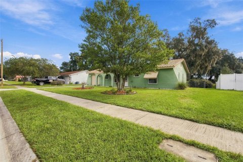 Villa ou maison à vendre à Zephyrhills, Floride: 2 chambres, 109.25 m2 № 2406233 - photo 5