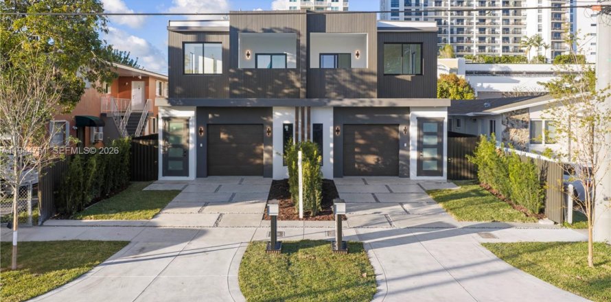 Townhouse in Miami, Florida 4 bedrooms, 255.48 sq.m. № 2001674