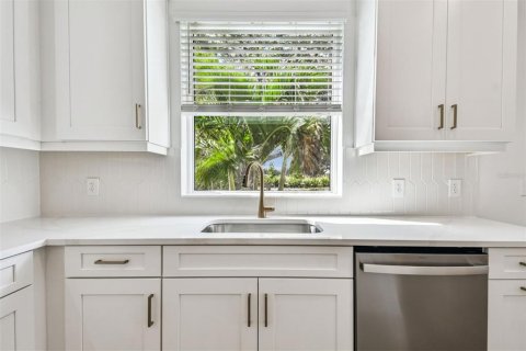 Villa ou maison à vendre à Sarasota, Floride: 3 chambres, 260.96 m2 № 2149830 - photo 15