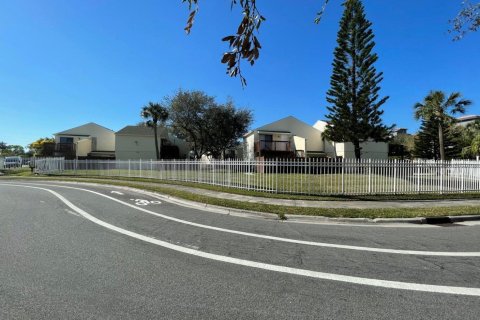 Condo in West Palm Beach, Florida, 1 bedroom № 2188096 - photo 15