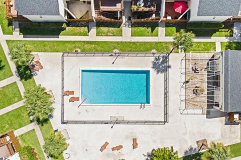 Condo in West Palm Beach, Florida, 1 bedroom № 2188096 - photo 4