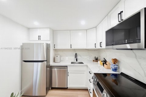 Copropriété à louer à Aventura, Floride: 1 chambre, 68.84 m2 № 1999153 - photo 6