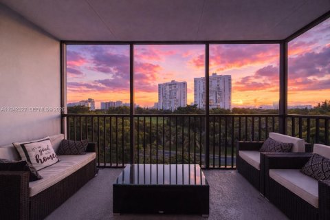 Copropriété à louer à Aventura, Floride: 1 chambre, 68.84 m2 № 1999153 - photo 14