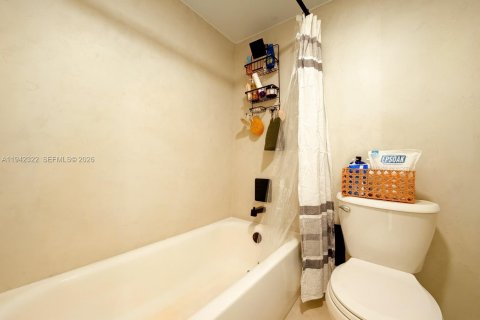 Copropriété à louer à Aventura, Floride: 1 chambre, 68.84 m2 № 1999153 - photo 11