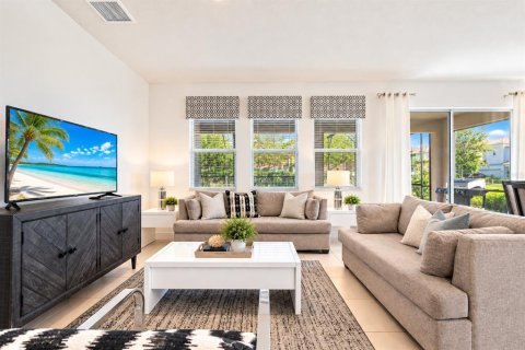 Villa ou maison à vendre à Davenport, Floride: 7 chambres, 337.42 m2 № 2433600 - photo 4