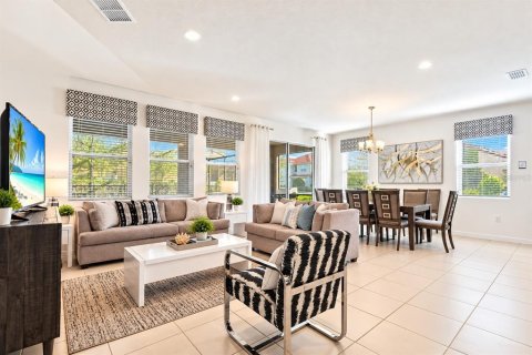 Villa ou maison à vendre à Davenport, Floride: 7 chambres, 337.42 m2 № 2433600 - photo 5