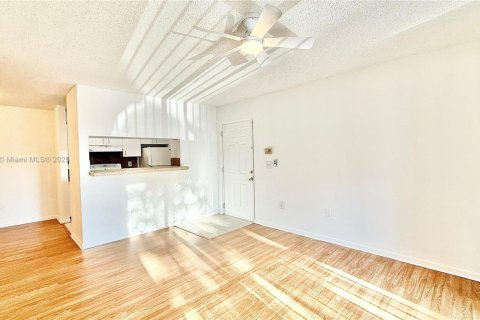 Copropriété à louer à West Palm Beach, Floride: 1 chambre, 62.8 m2 № 1970999 - photo 5