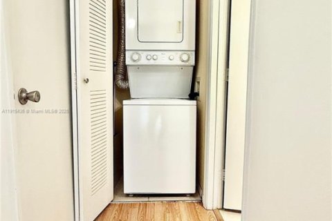 Copropriété à louer à West Palm Beach, Floride: 1 chambre, 62.8 m2 № 1970999 - photo 13