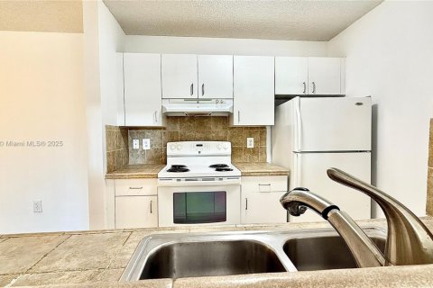 Copropriété à louer à West Palm Beach, Floride: 1 chambre, 62.8 m2 № 1970999 - photo 9