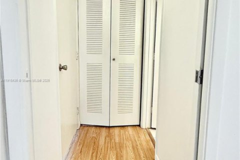 Copropriété à louer à West Palm Beach, Floride: 1 chambre, 62.8 m2 № 1970999 - photo 12