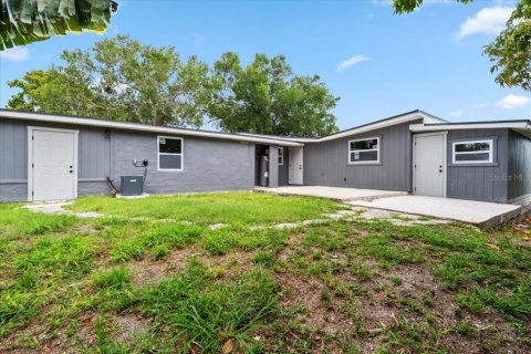 House in Port Charlotte, Florida 3 bedrooms, 128.39 sq.m. № 1851423 - photo 24