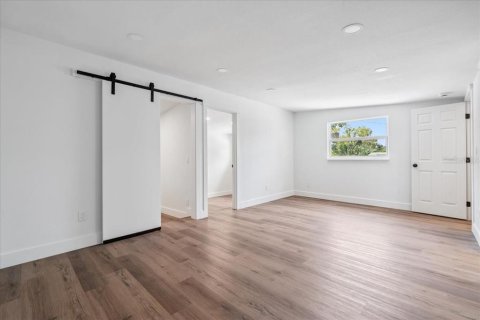 House in Port Charlotte, Florida 3 bedrooms, 128.39 sq.m. № 1851423 - photo 16