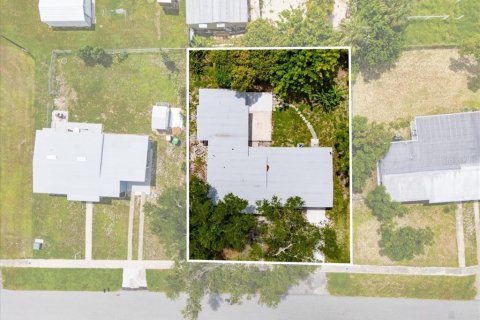 House in Port Charlotte, Florida 3 bedrooms, 128.39 sq.m. № 1851423 - photo 29