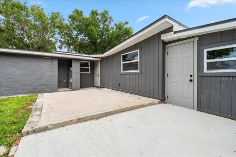 House in Port Charlotte, Florida 3 bedrooms, 128.39 sq.m. № 1851423 - photo 25