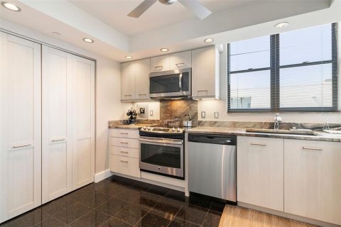 Condominio en alquiler en Sarasota, Florida, 2 dormitorios, 141.95 m2 № 1720425 - foto 9