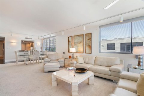 Condominio en alquiler en Sarasota, Florida, 2 dormitorios, 141.95 m2 № 1720425 - foto 7