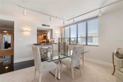 Condominio en alquiler en Sarasota, Florida, 2 dormitorios, 141.95 m2 № 1720425 - foto 8
