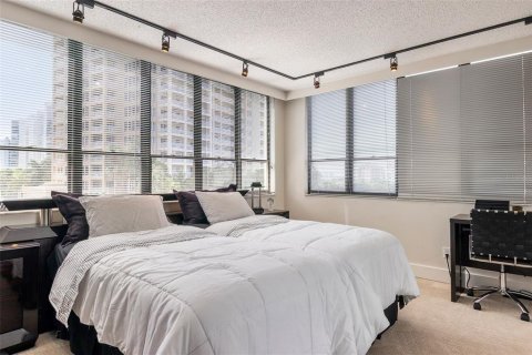 Condominio en alquiler en Sarasota, Florida, 2 dormitorios, 141.95 m2 № 1720425 - foto 25