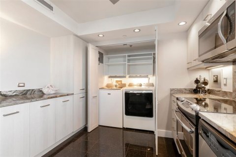 Condominio en alquiler en Sarasota, Florida, 2 dormitorios, 141.95 m2 № 1720425 - foto 13