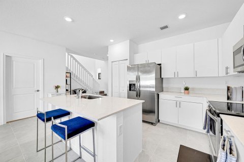 Touwnhouse à vendre à Miami Gardens, Floride: 3 chambres, 131.83 m2 № 2146015 - photo 13