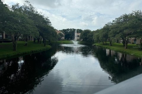 Condo in Orlando, Florida, 2 bedrooms  № 2400324 - photo 19