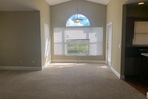Condo in Orlando, Florida, 2 bedrooms  № 2400324 - photo 2