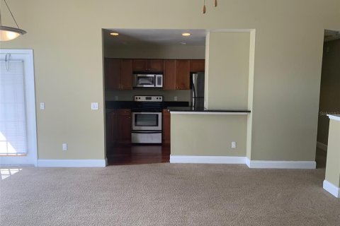 Condo in Orlando, Florida, 2 bedrooms  № 2400324 - photo 4