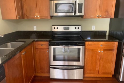 Condo in Orlando, Florida, 2 bedrooms  № 2400324 - photo 6