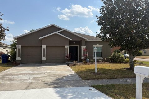 House in Winter Haven, Florida 4 bedrooms, 180.42 sq.m. № 1593049 - photo 2