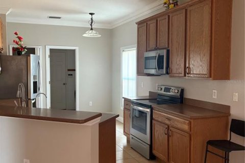 House in Winter Haven, Florida 4 bedrooms, 180.42 sq.m. № 1593049 - photo 17