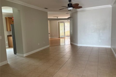 House in Winter Haven, Florida 4 bedrooms, 180.42 sq.m. № 1593049 - photo 13