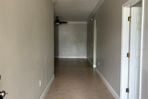 House in Winter Haven, Florida 4 bedrooms, 180.42 sq.m. № 1593049 - photo 8