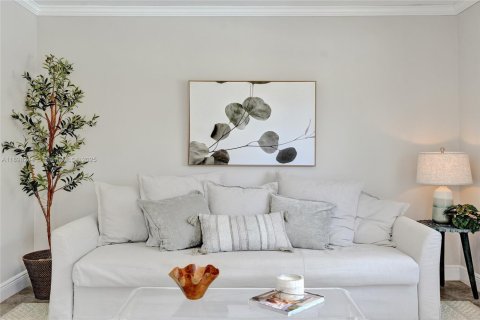 House in Oakland Park, Florida 3 bedrooms, 109.25 sq.m. № 1954258 - photo 18