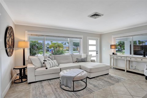 House in Oakland Park, Florida 3 bedrooms, 109.25 sq.m. № 1954258 - photo 11