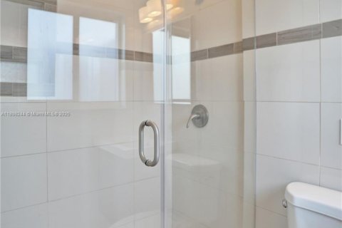 House in Oakland Park, Florida 3 bedrooms, 109.25 sq.m. № 1954258 - photo 30