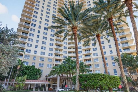 Apartment in Aventura, Florida 2 bedrooms, 115.66 sq.m. № 1966176 - photo 4