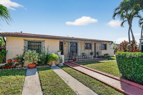 House in Miami, Florida 3 bedrooms, 156.54 sq.m. № 1993055 - photo 3