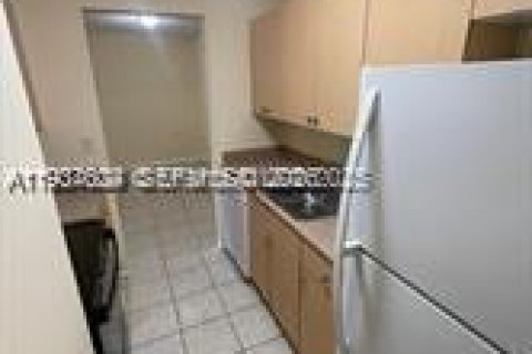 Снять в аренду кондоминиум в Уэст-Палм-Бич, Флорида 2 спальни, 65.77м2, № 2005446 - фото 4