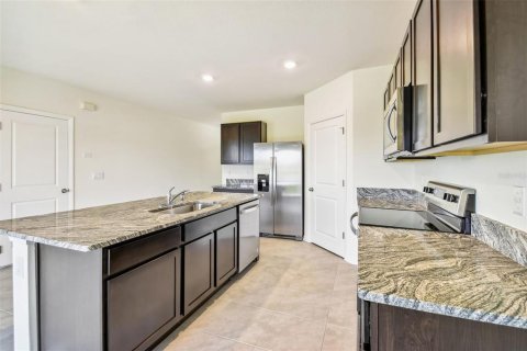 Villa ou maison à vendre à Wesley Chapel, Floride: 4 chambres, 220.36 m2 № 2413873 - photo 6