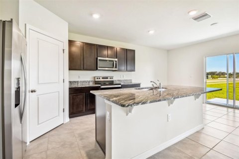 Villa ou maison à vendre à Wesley Chapel, Floride: 4 chambres, 220.36 m2 № 2413873 - photo 3
