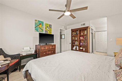 Condo in Saint Petersburg, Florida, 2 bedrooms  № 1650226 - photo 22