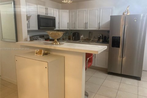 Купить виллу или дом в Хомстед, Флорида 4 спальни, 119.47м2, № 1991607 - фото 5