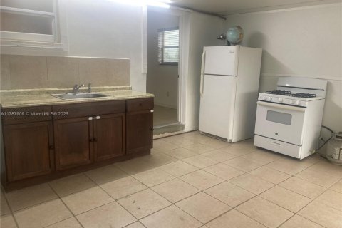 Купить виллу или дом в Хомстед, Флорида 4 спальни, 119.47м2, № 1991607 - фото 7