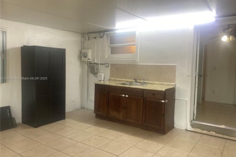 Купить виллу или дом в Хомстед, Флорида 4 спальни, 119.47м2, № 1991607 - фото 6