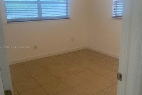 Купить виллу или дом в Хомстед, Флорида 4 спальни, 119.47м2, № 1991607 - фото 9