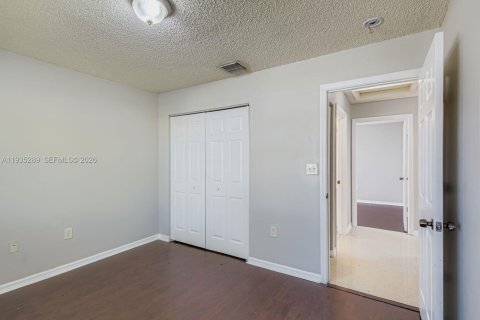 Купить виллу или дом в Пемброк-Пайнс, Флорида 4 комнаты, 148.46м2, № 1996914 - фото 13