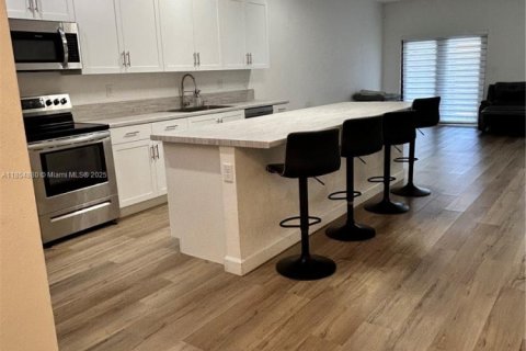 Townhouse in Homestead, Florida 3 bedrooms, 164.62 sq.m. № 1874870 - photo 7